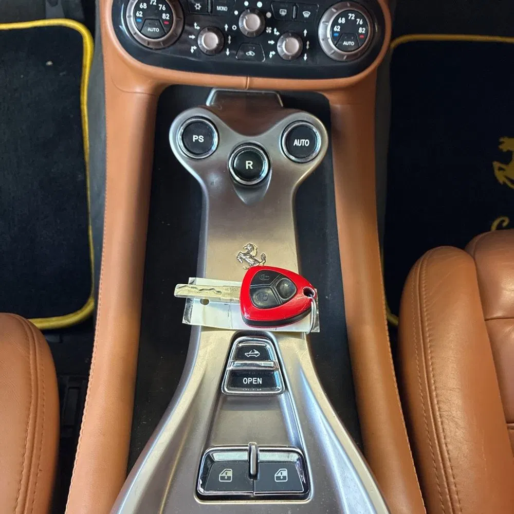 2010 Ferrari California Base 2D Convertible