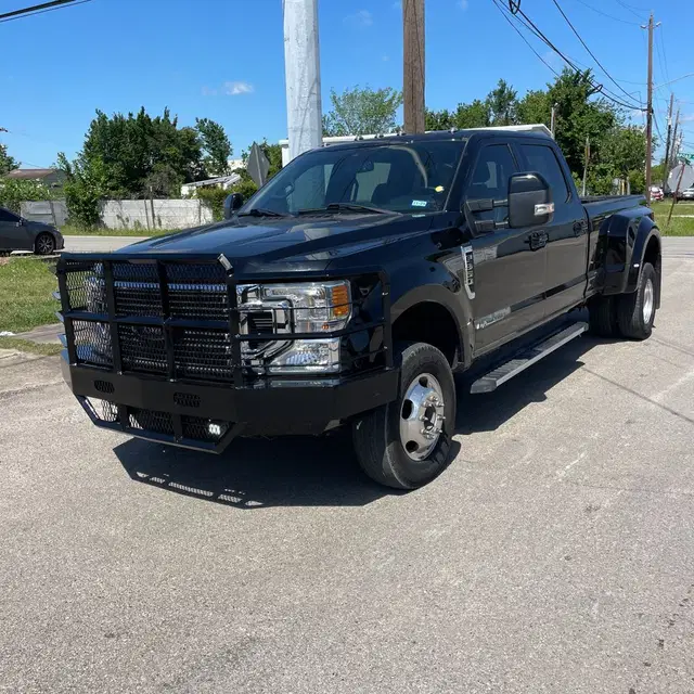2022 Ford F-350 Super Duty Lariat