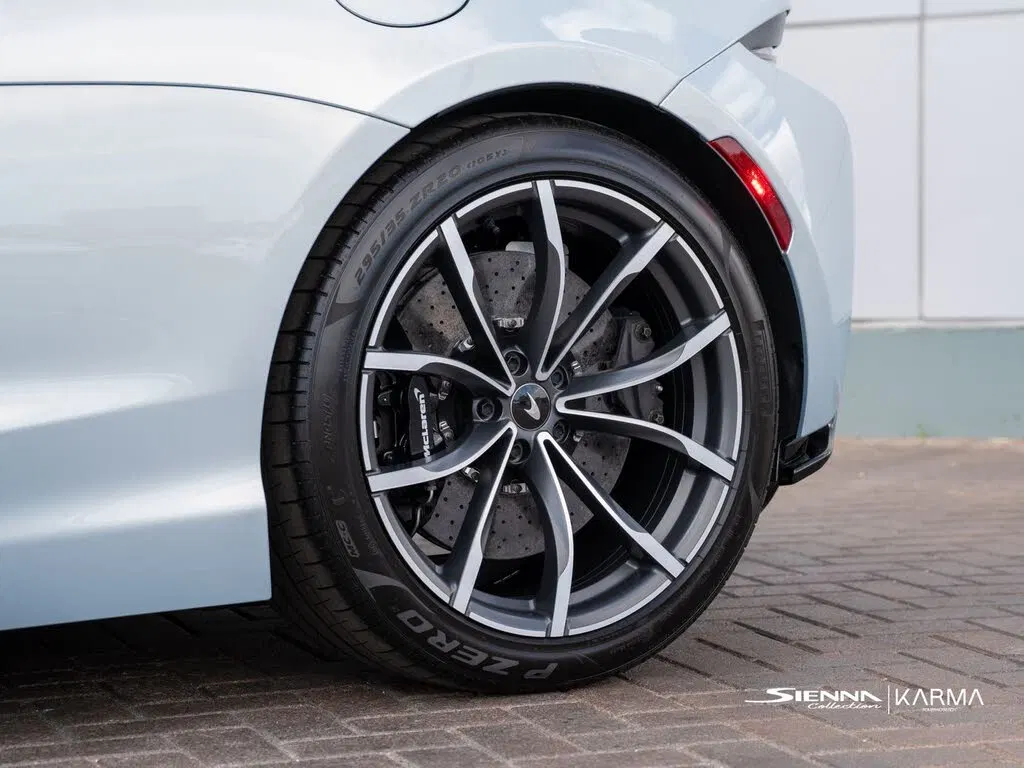 2023 McLaren Artura RWD