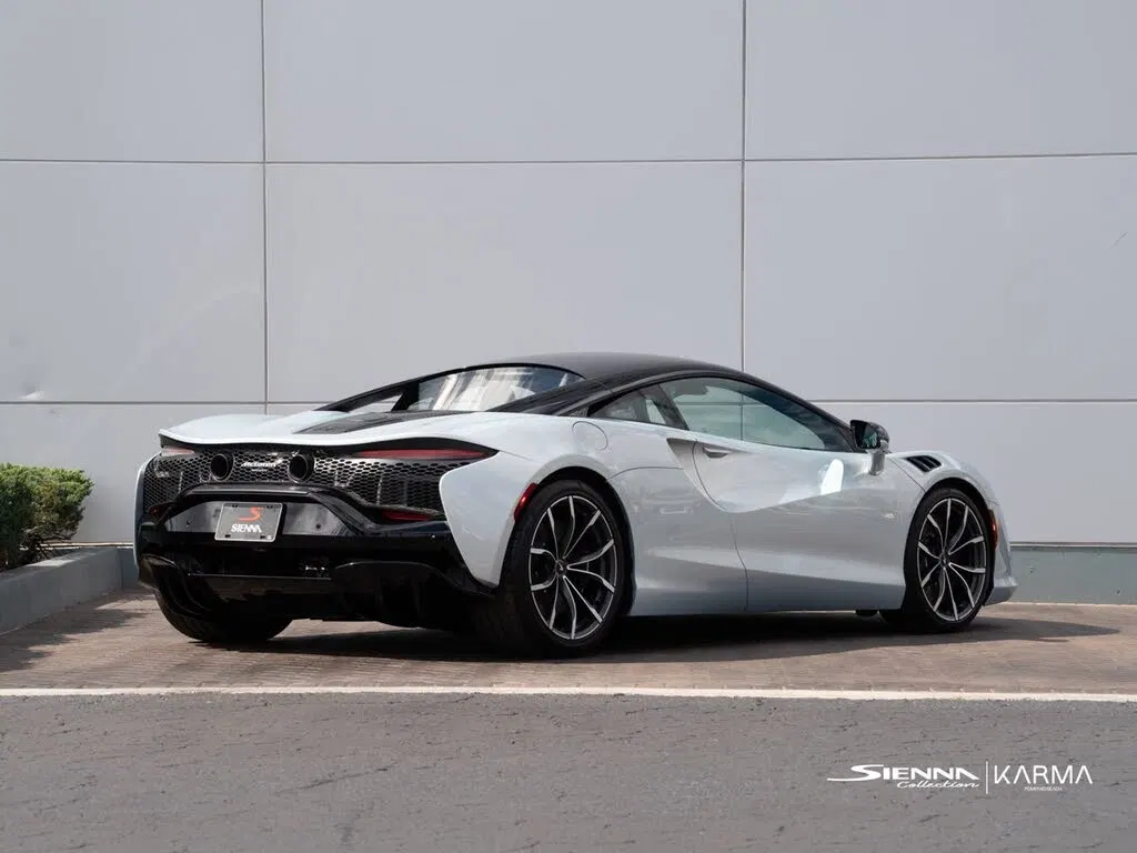 2023 McLaren Artura RWD