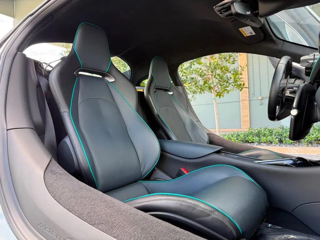 2023 McLaren Artura RWD