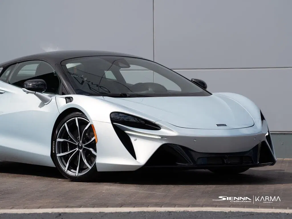 2023 McLaren Artura RWD