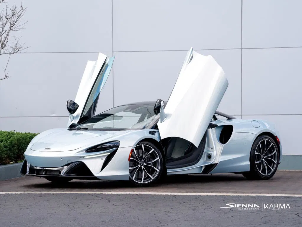 2023 McLaren Artura RWD