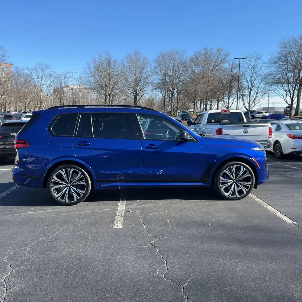2025 BMW X7 M60i