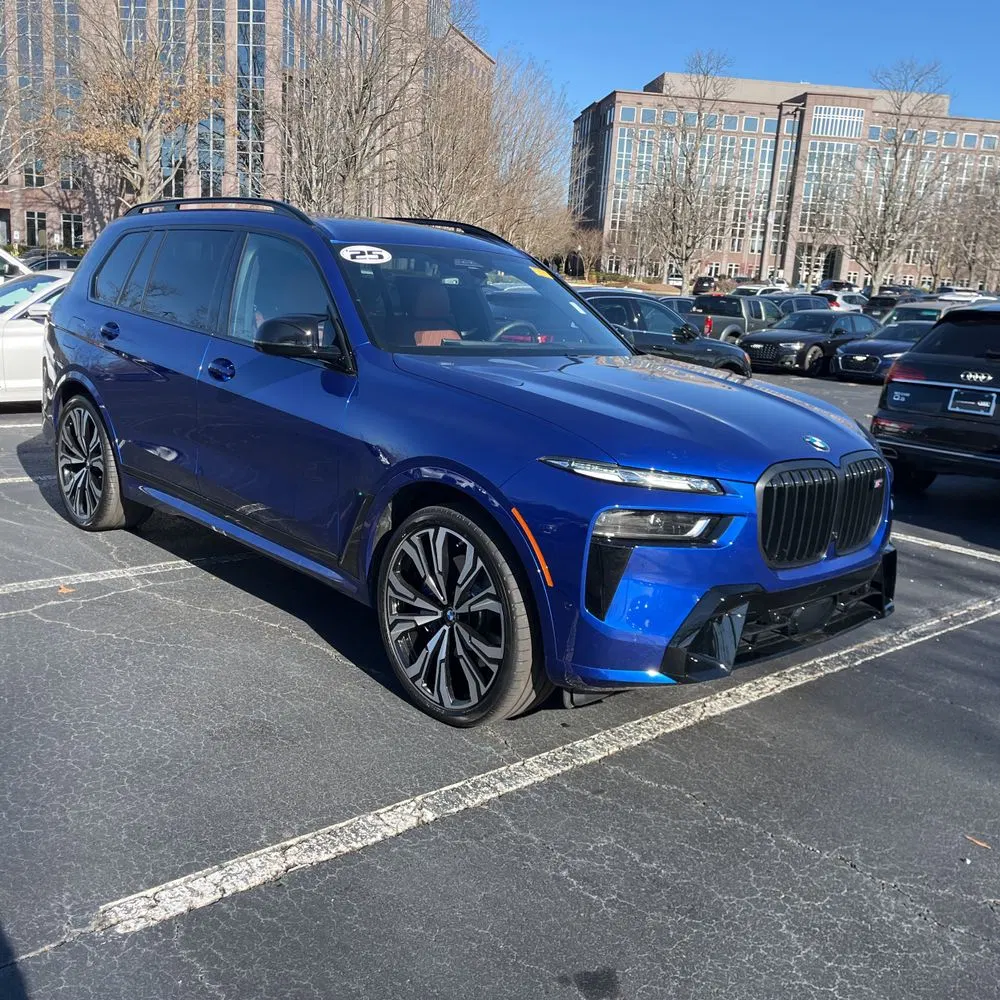 2025 BMW X7 M60i
