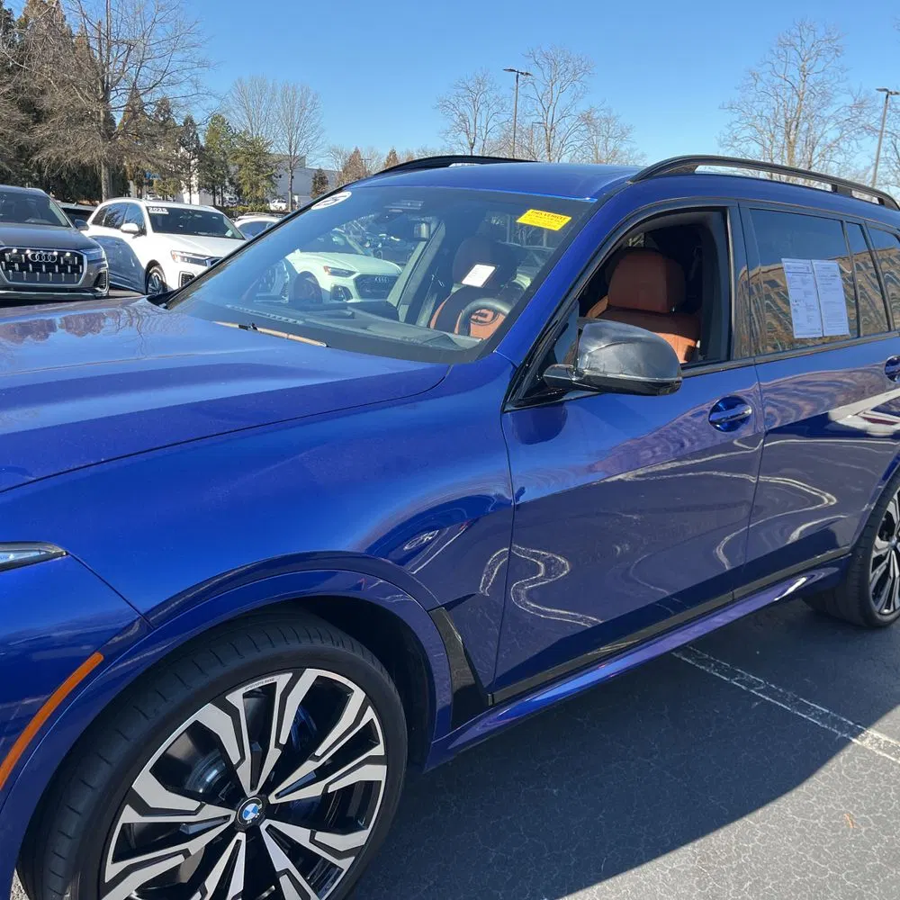 2025 BMW X7 M60i