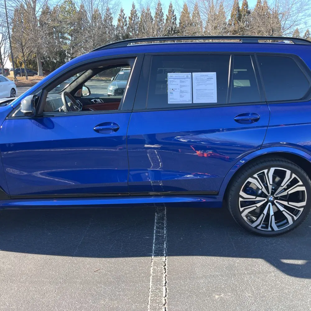 2025 BMW X7 M60i