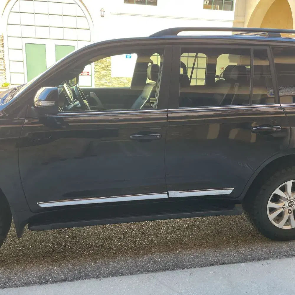 2019 Toyota Land Cruiser Base