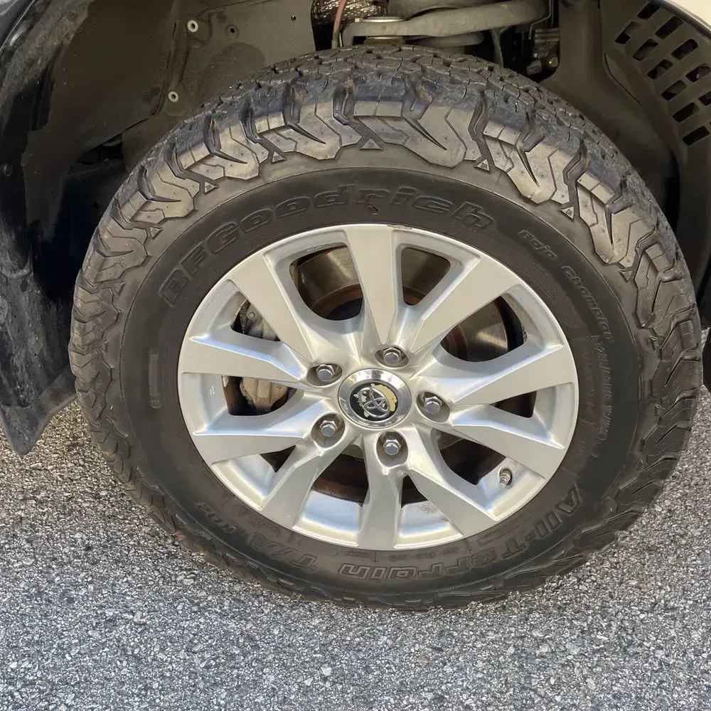 2019 Toyota Land Cruiser Base
