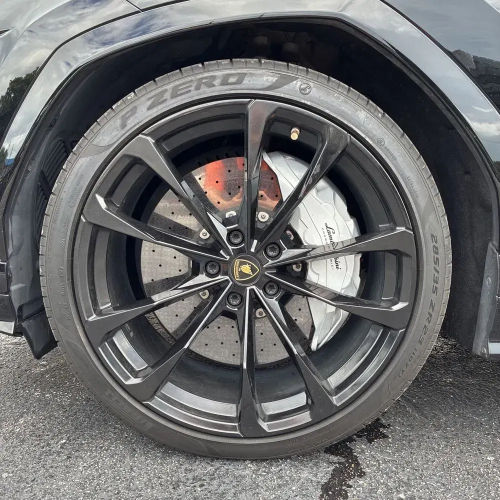 2020 Lamborghini Urus Base