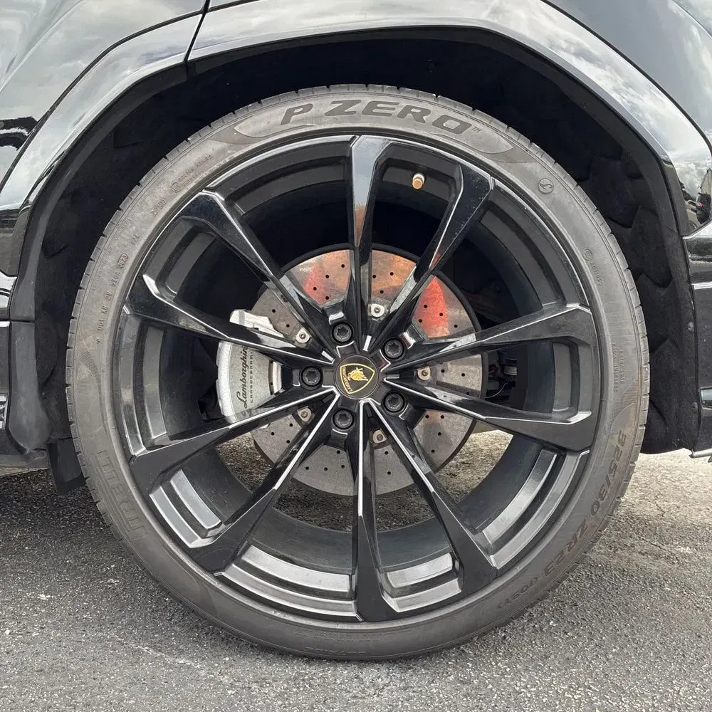 2020 Lamborghini Urus Base