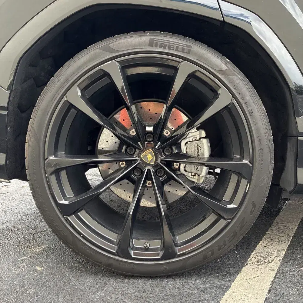 2020 Lamborghini Urus Base