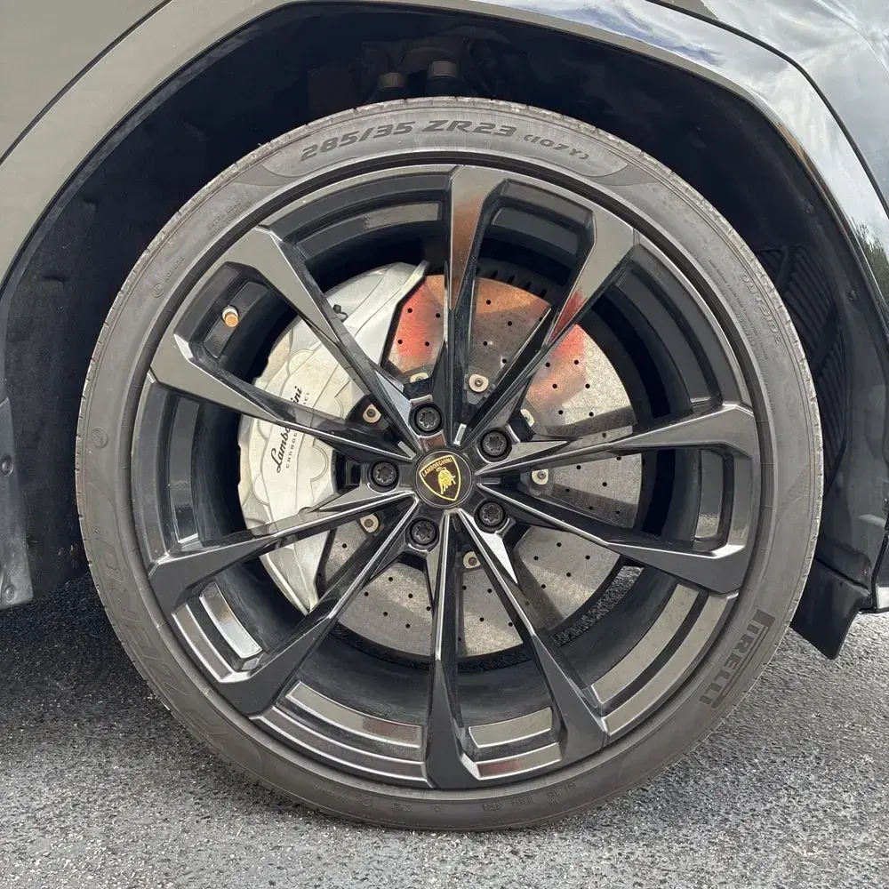 2020 Lamborghini Urus Base