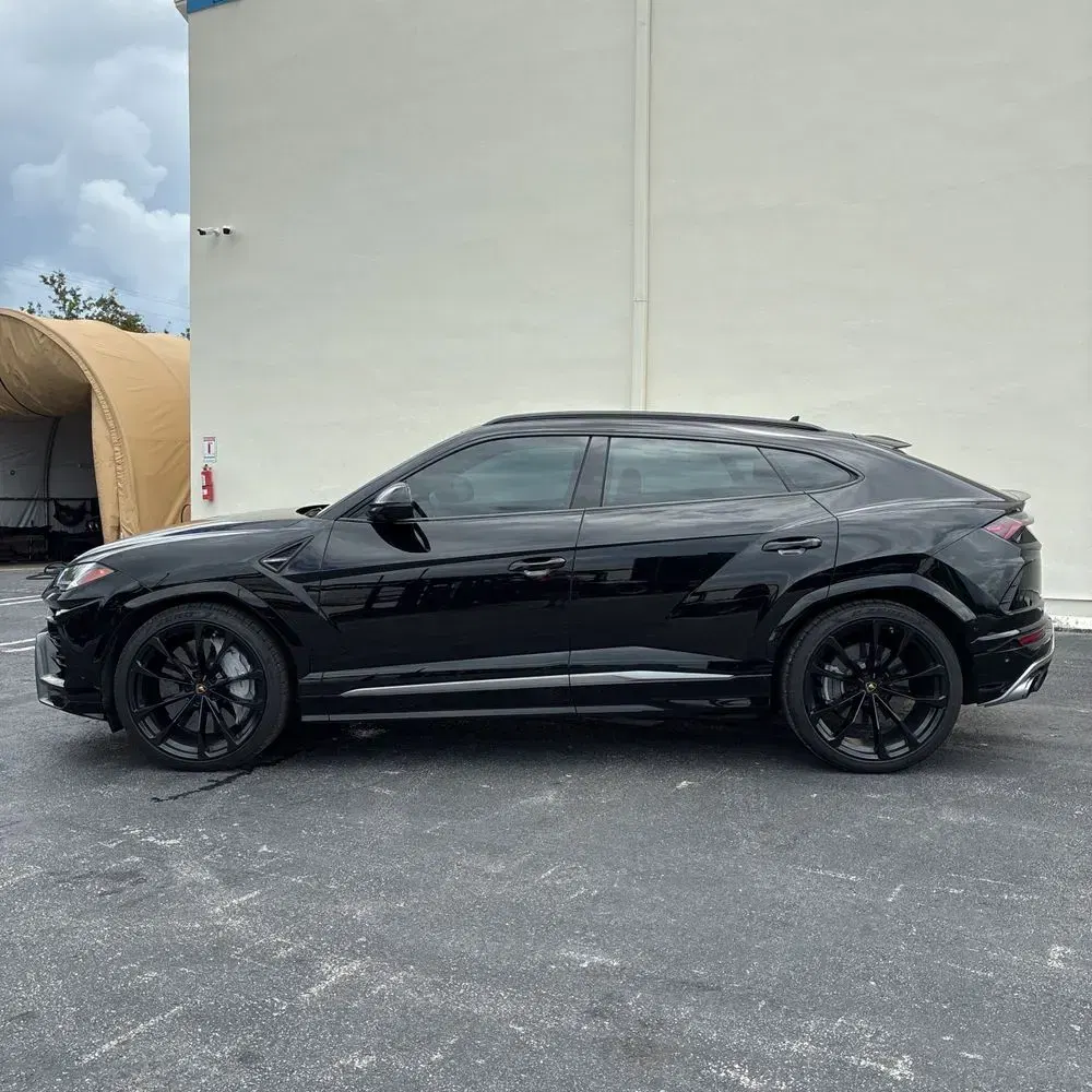 2020 Lamborghini Urus Base