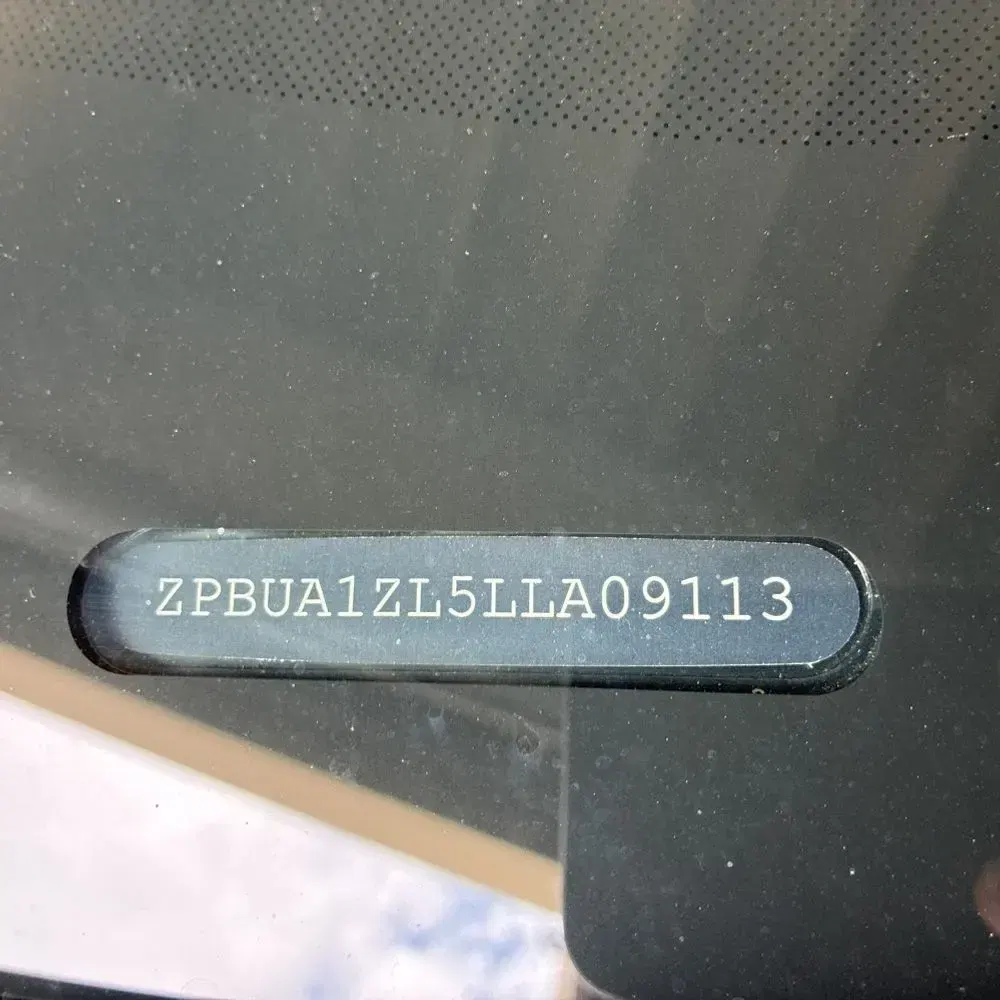 2020 Lamborghini Urus Base
