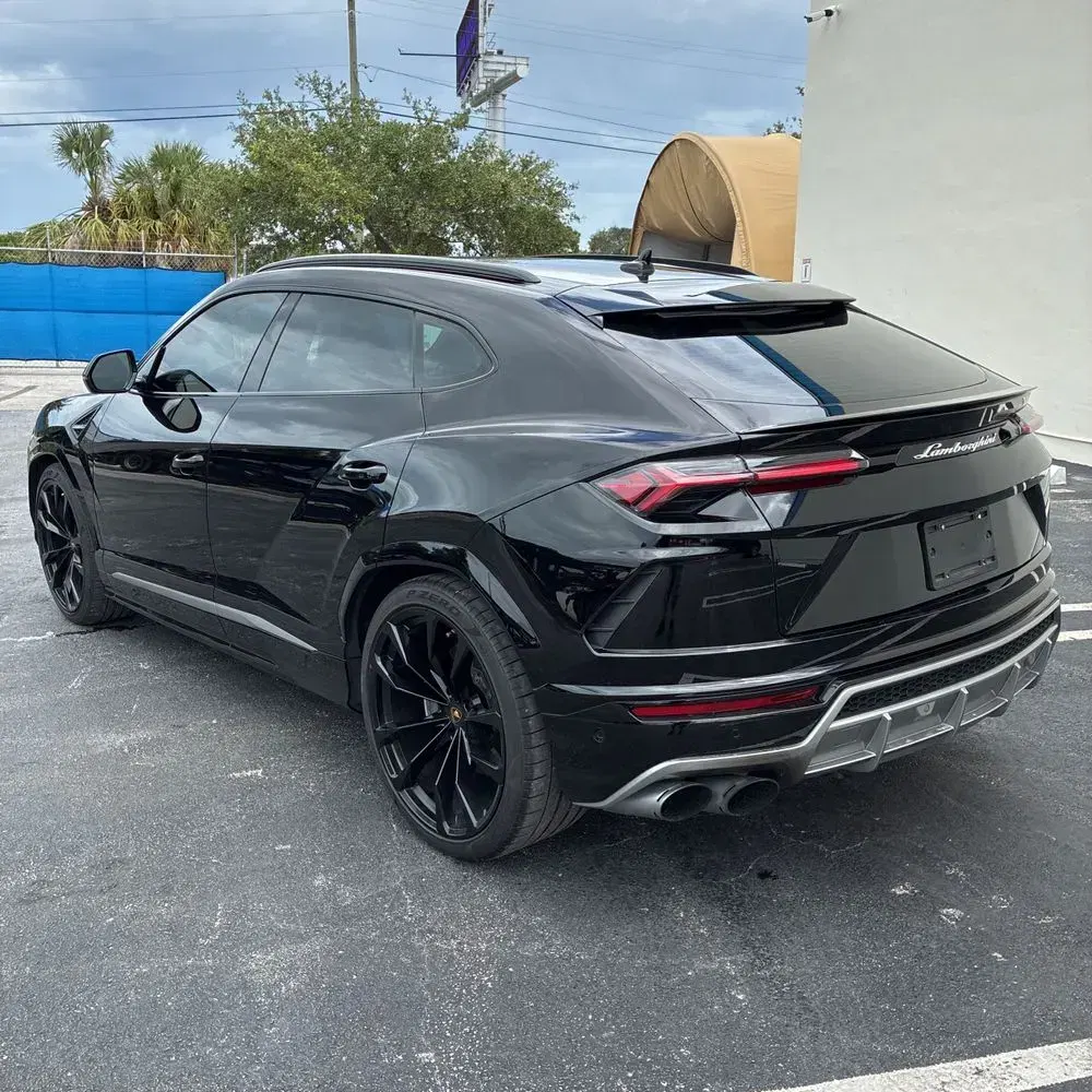 2020 Lamborghini Urus Base