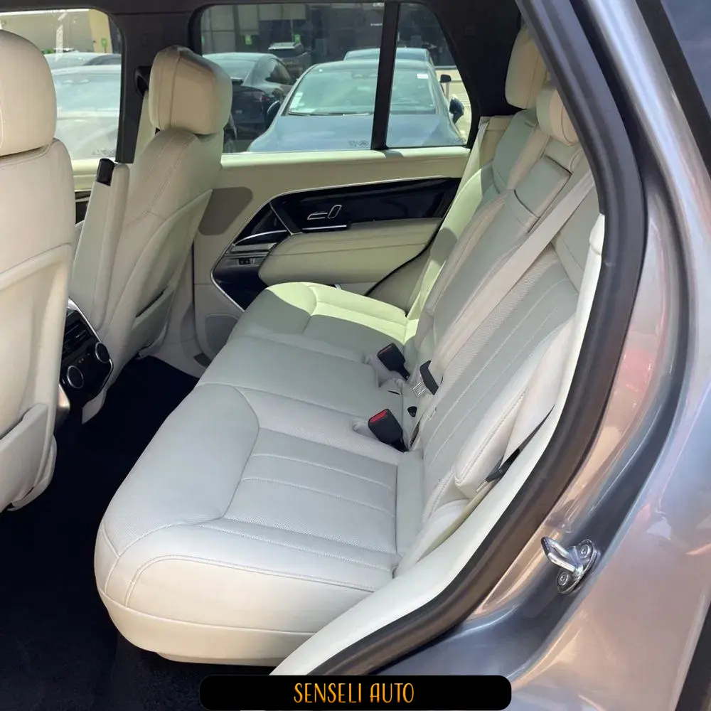 2023 Land Rover Range Rover P530 SE