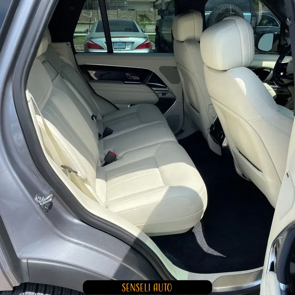 2023 Land Rover Range Rover P530 SE