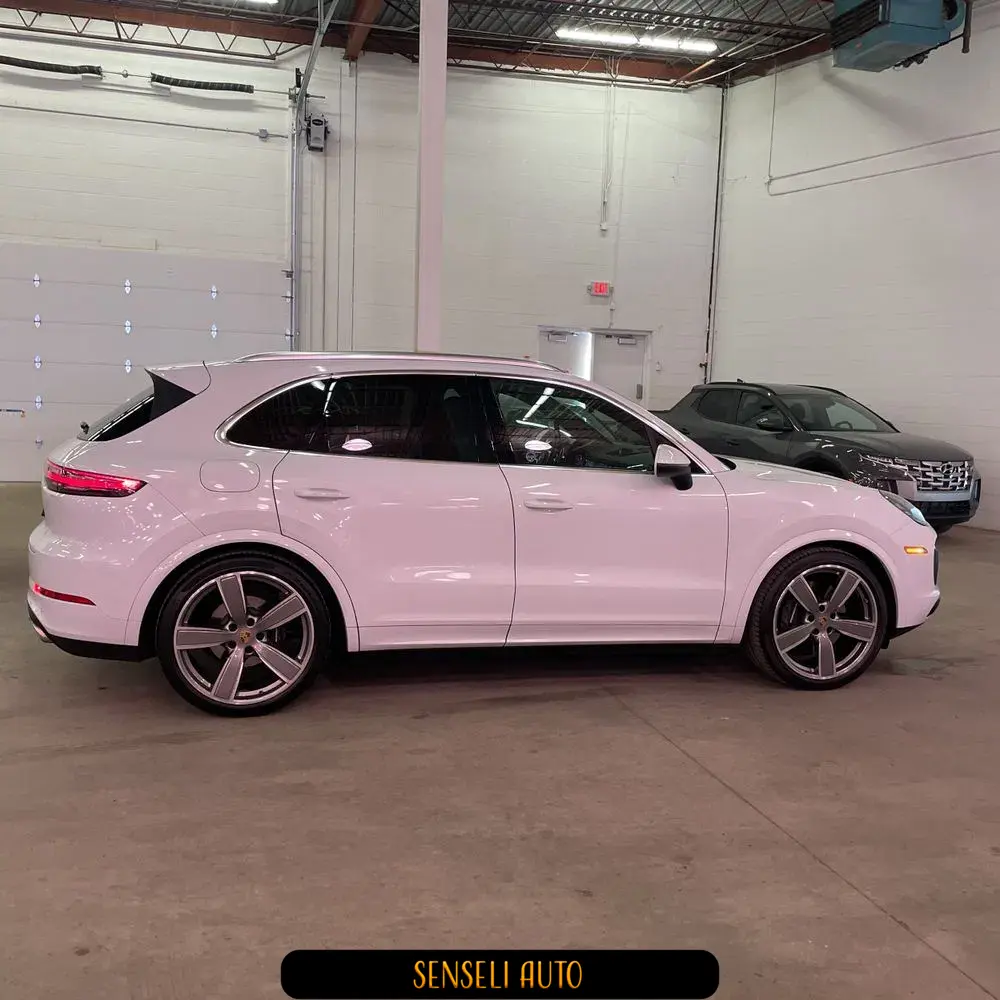 2023 Porsche Cayenne Platinum Edition