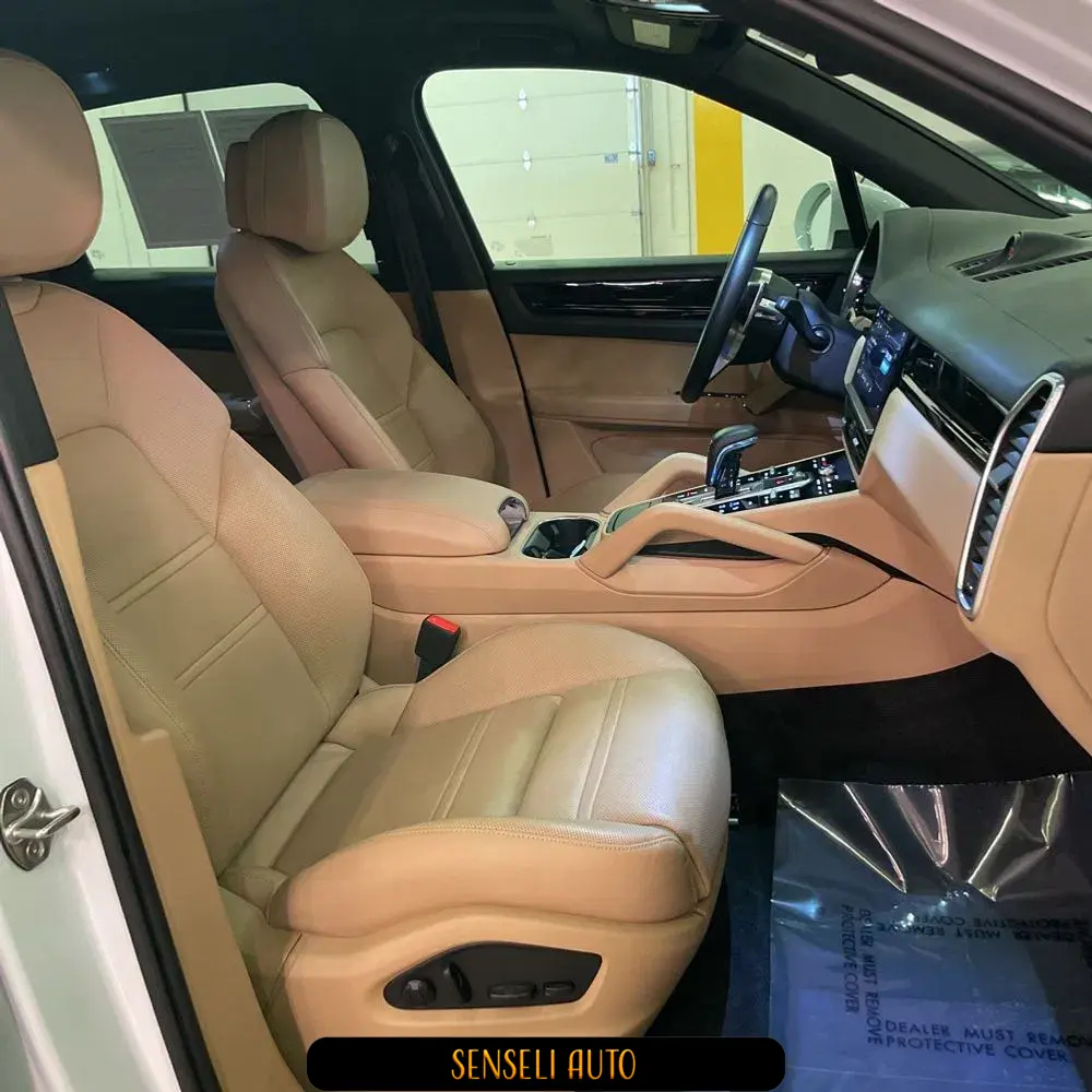 2023 Porsche Cayenne Platinum Edition