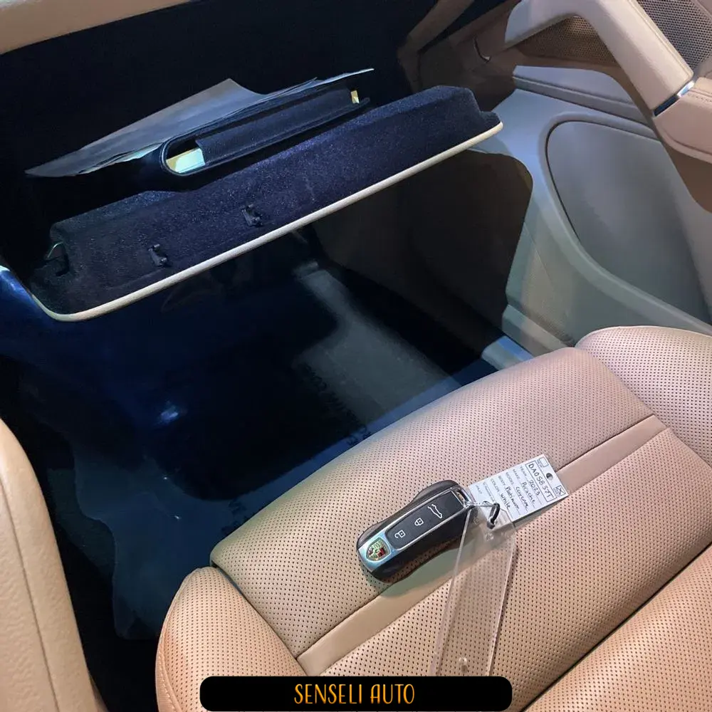2023 Porsche Cayenne Platinum Edition