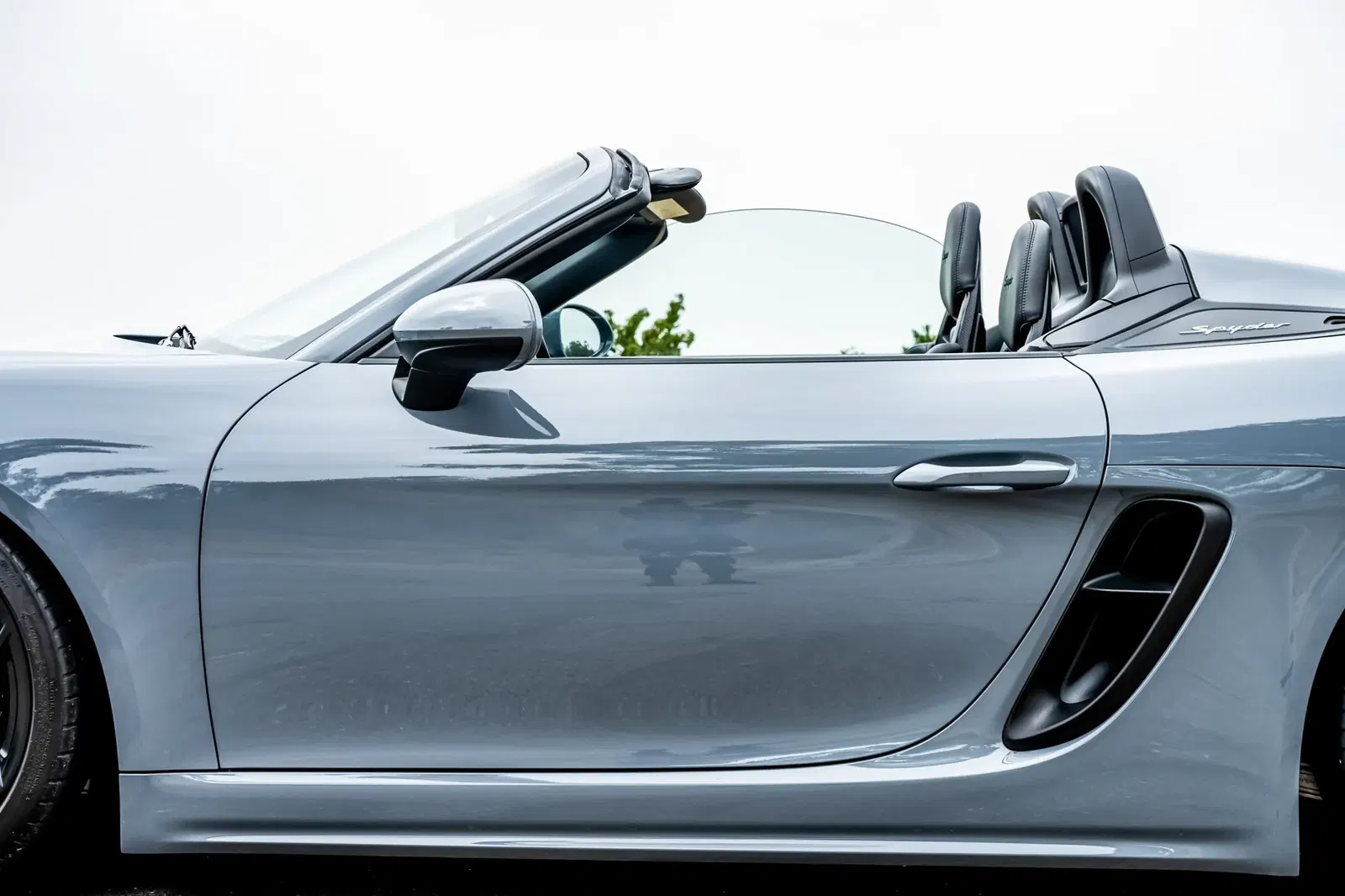 2023 Porsche 718 Spyder 6-Speed