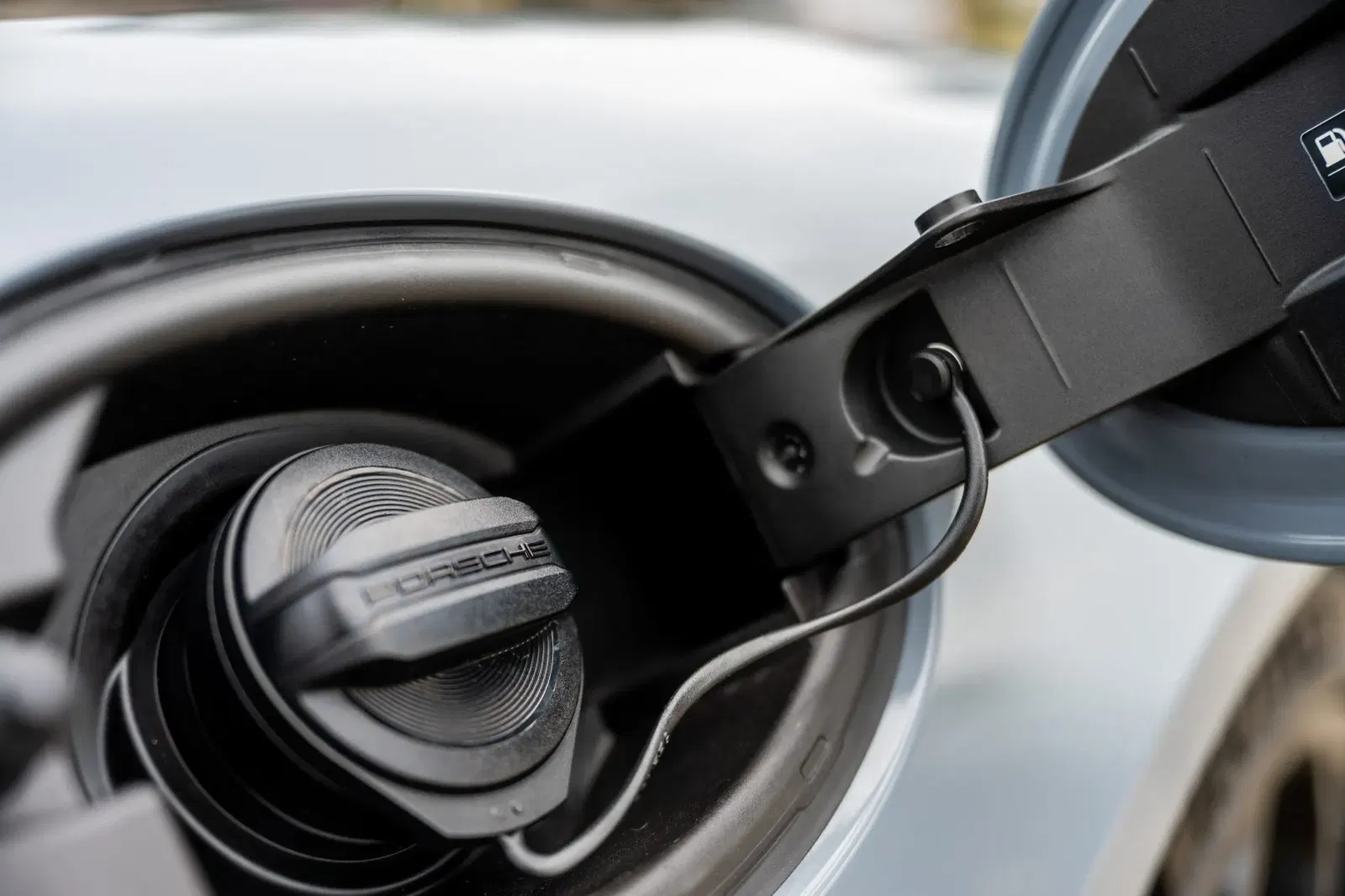 2023 Porsche 718 Spyder 6-Speed