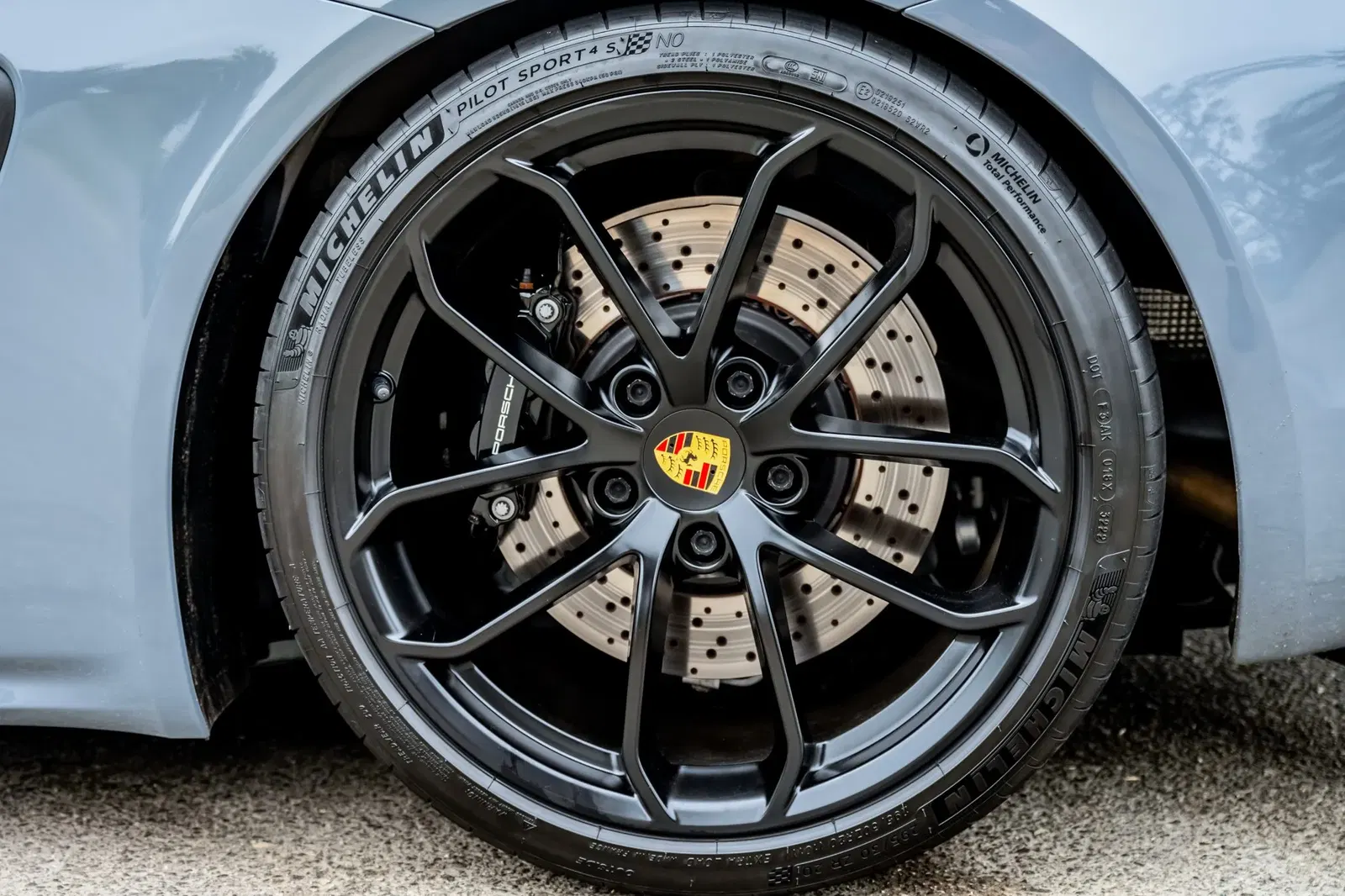 2023 Porsche 718 Spyder 6-Speed