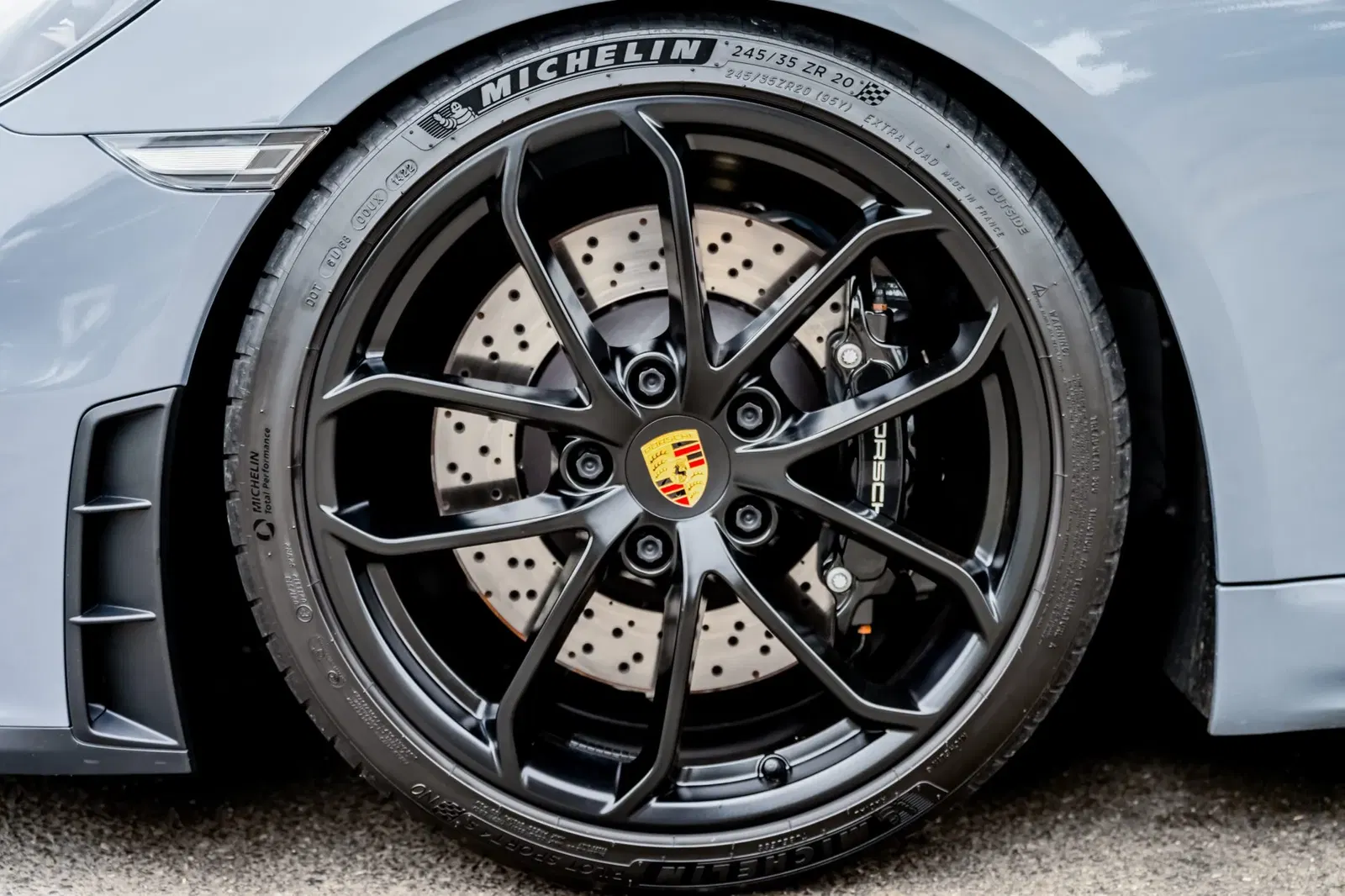 2023 Porsche 718 Spyder 6-Speed