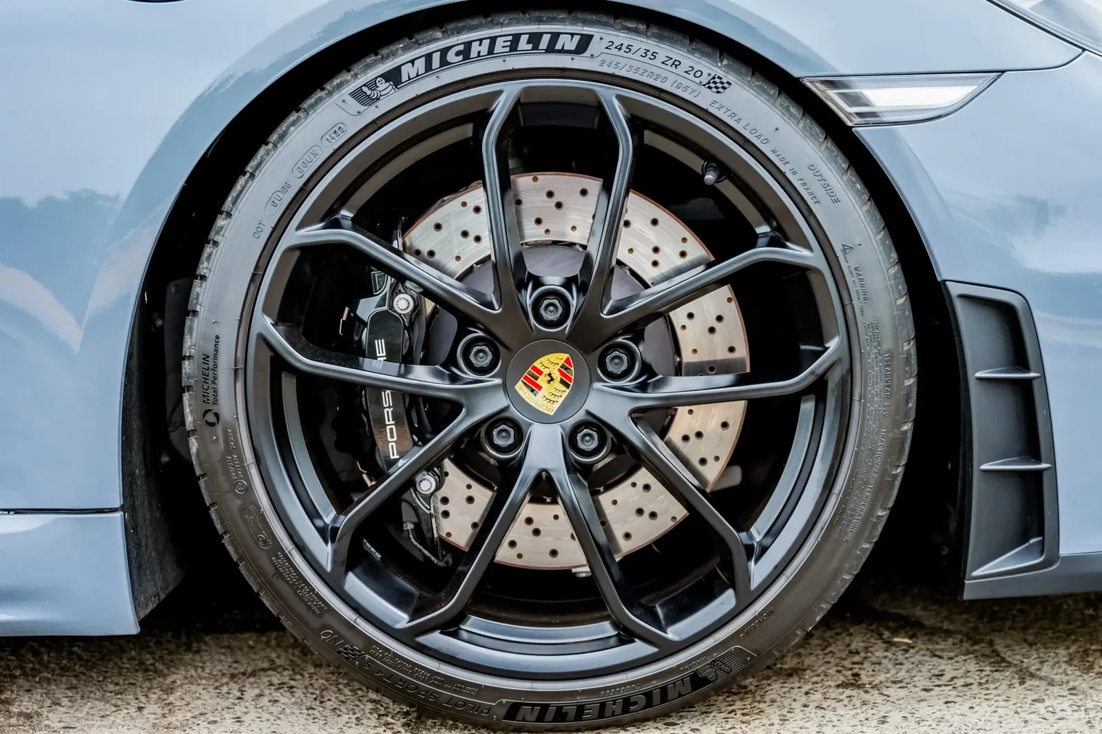 2023 Porsche 718 Spyder 6-Speed