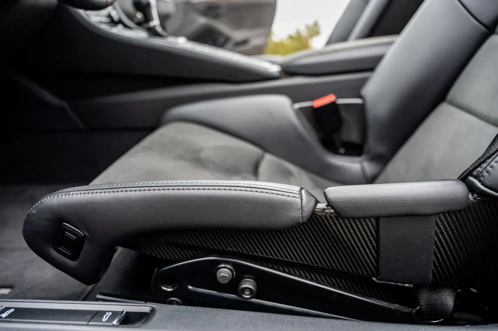 2023 Porsche 718 Spyder 6-Speed