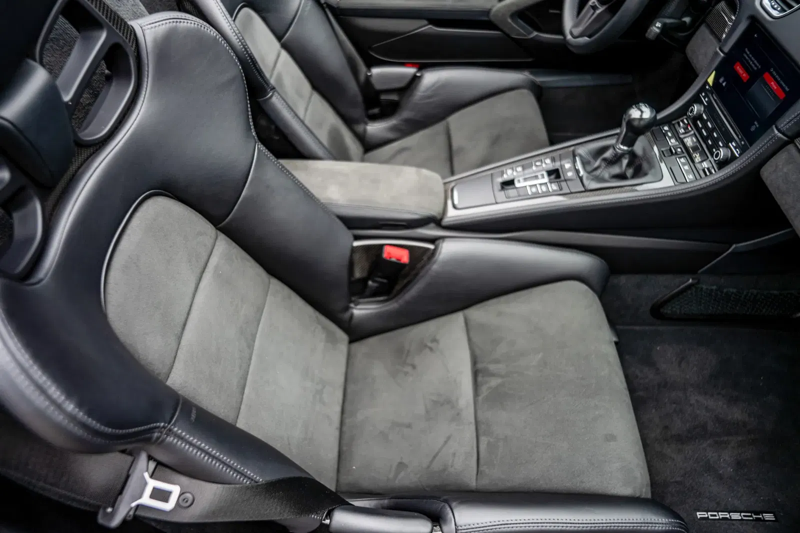 2023 Porsche 718 Spyder 6-Speed