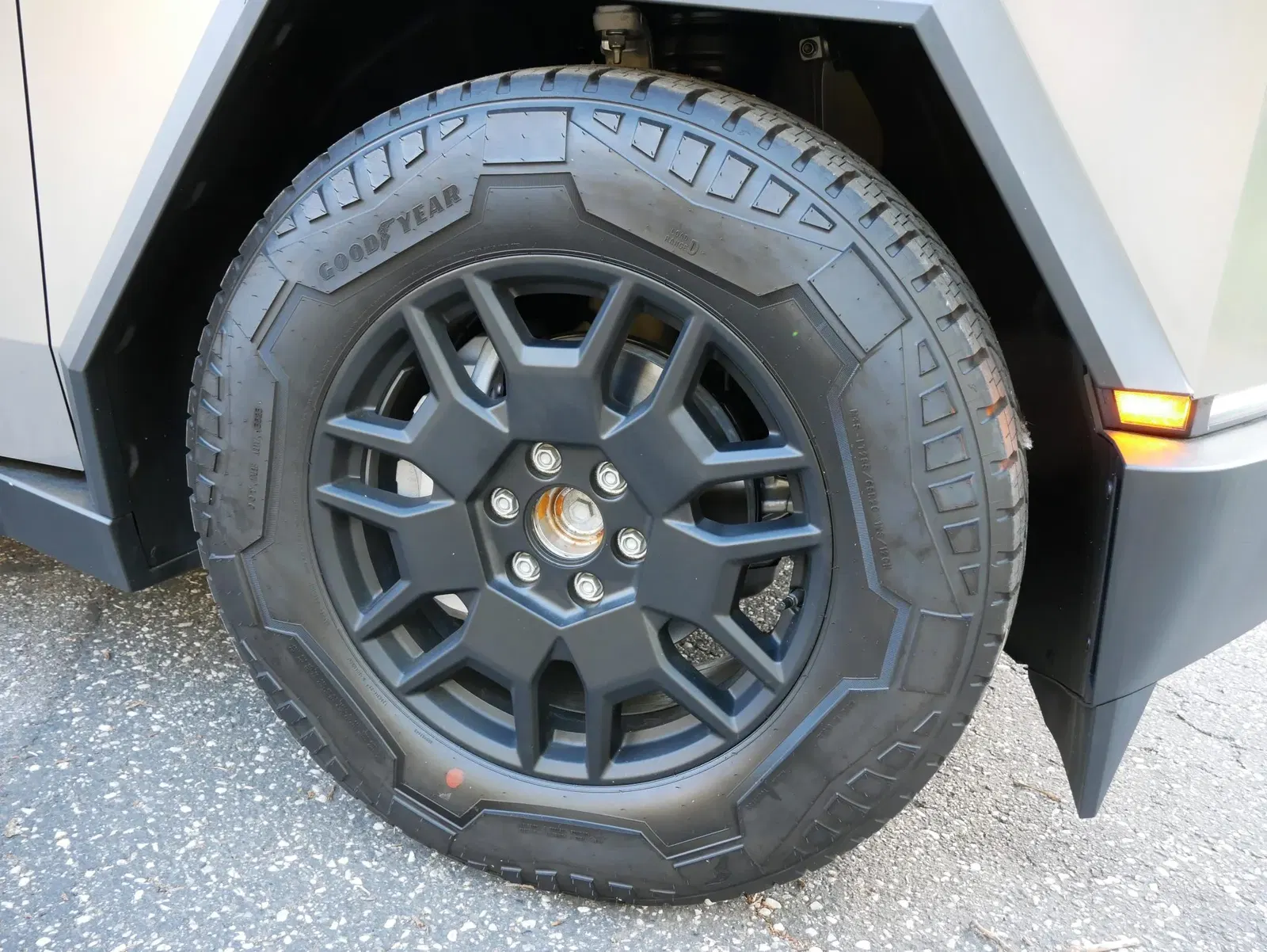 2024 Tesla Cybertruck AWD Foundation Series