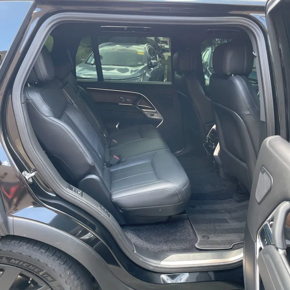 2024 Land Rover Range Rover SE P400