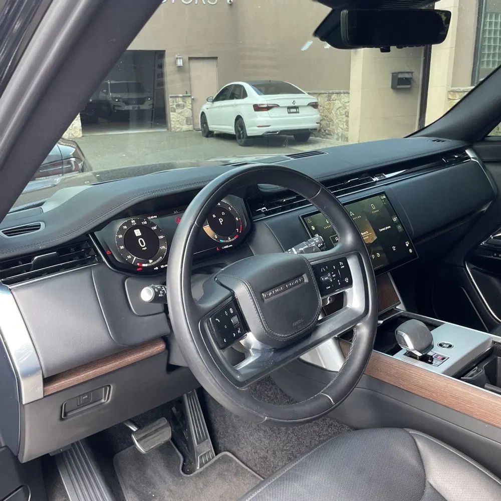 2024 Land Rover Range Rover SE P400