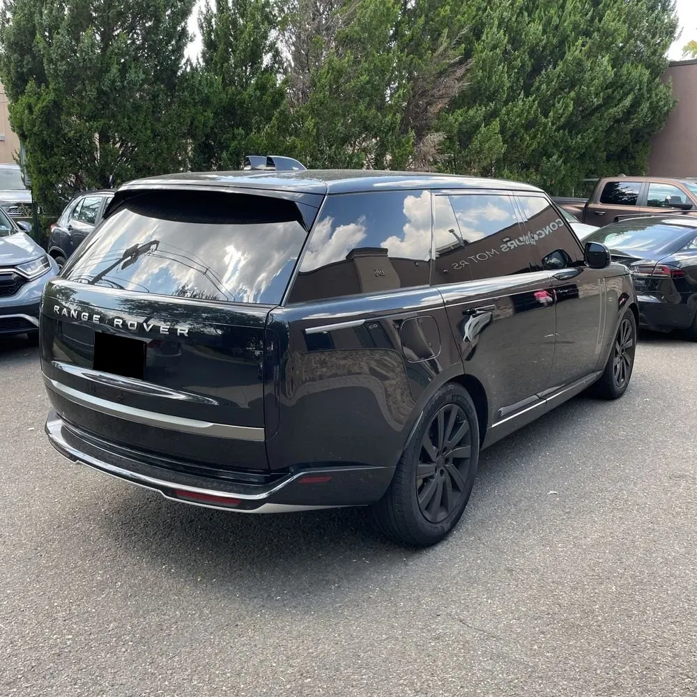 2024 Land Rover Range Rover SE P400