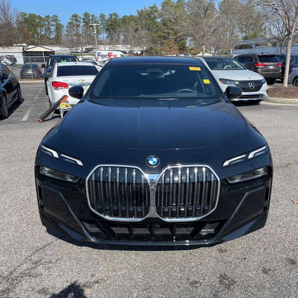 2023 BMW 7-Series 740i
