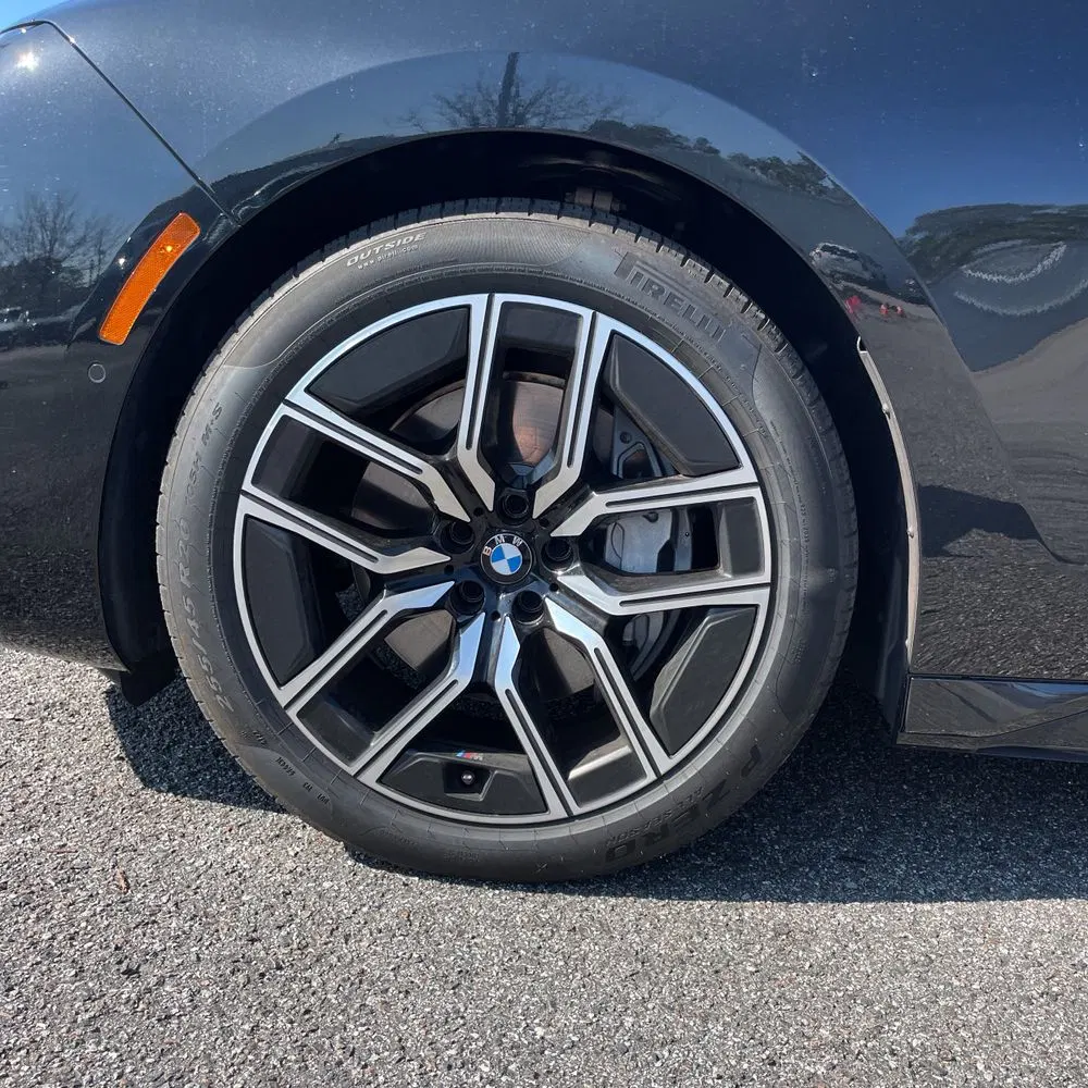 2023 BMW 7-Series 740i