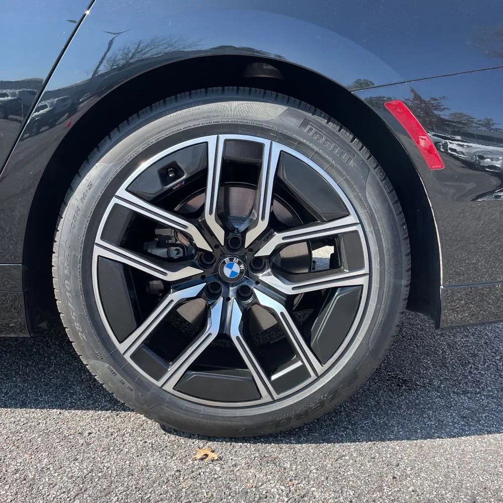 2023 BMW 7-Series 740i