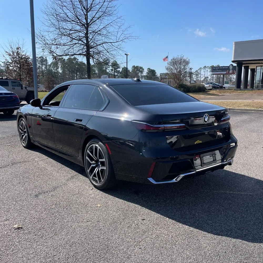 2023 BMW 7-Series 740i