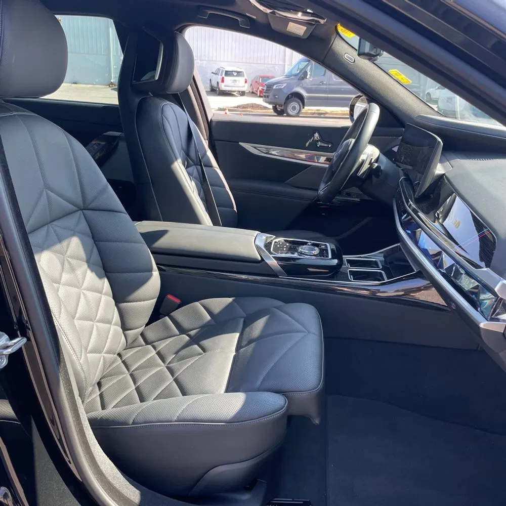 2023 BMW 7-Series 740i