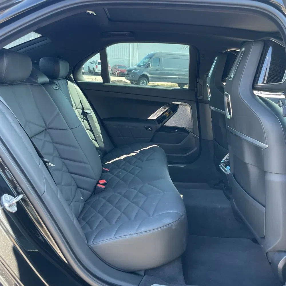 2023 BMW 7-Series 740i