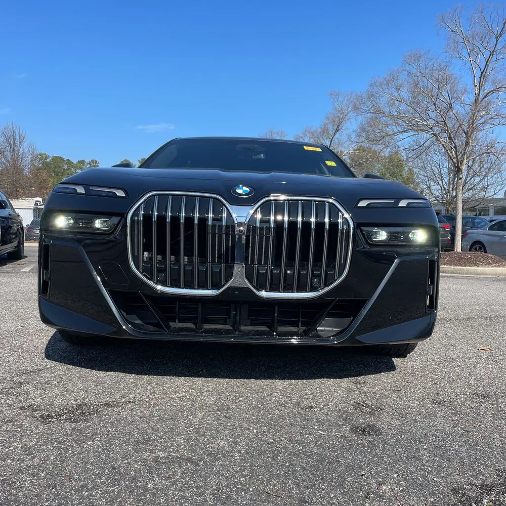2023 BMW 7-Series 740i