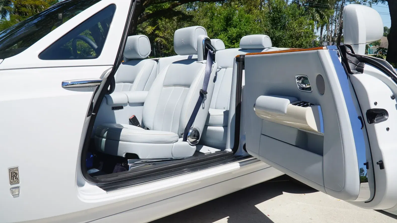 1,600-Mile 2015 Rolls-Royce Phantom Drophead Coupe
