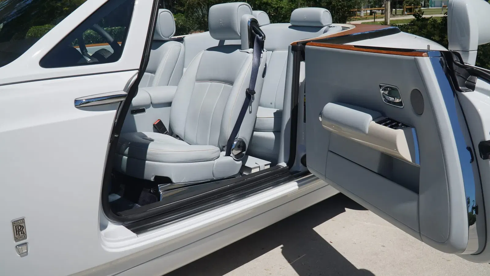 1,600-Mile 2015 Rolls-Royce Phantom Drophead Coupe