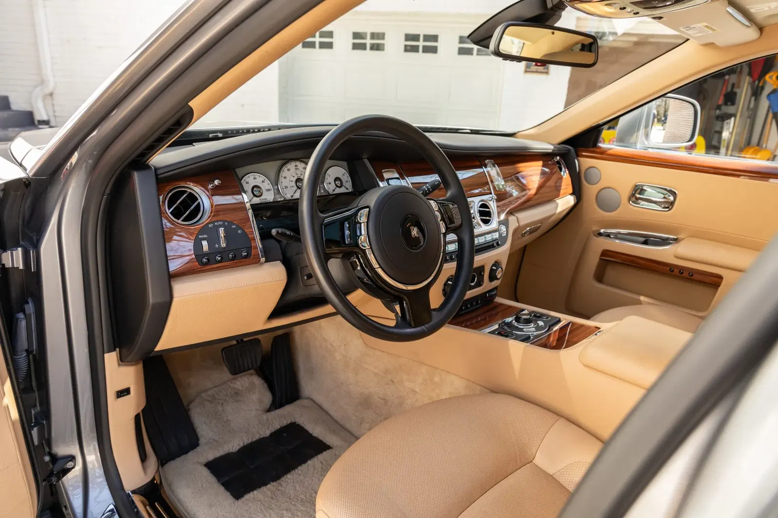 8k-Mile 2010 Rolls-Royce Ghost