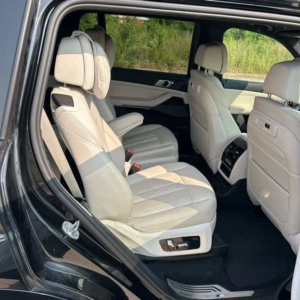 2021 BMW X7 M50i