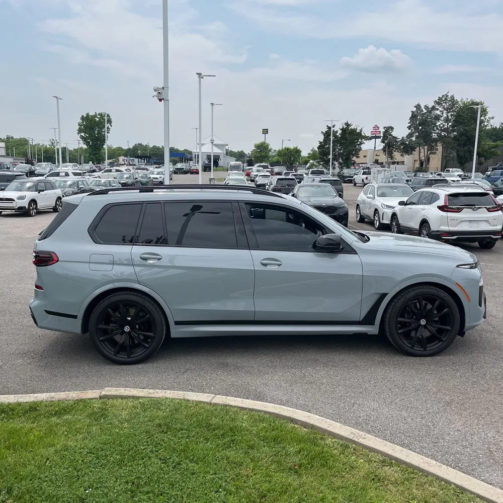 2023 BMW X7 M60i