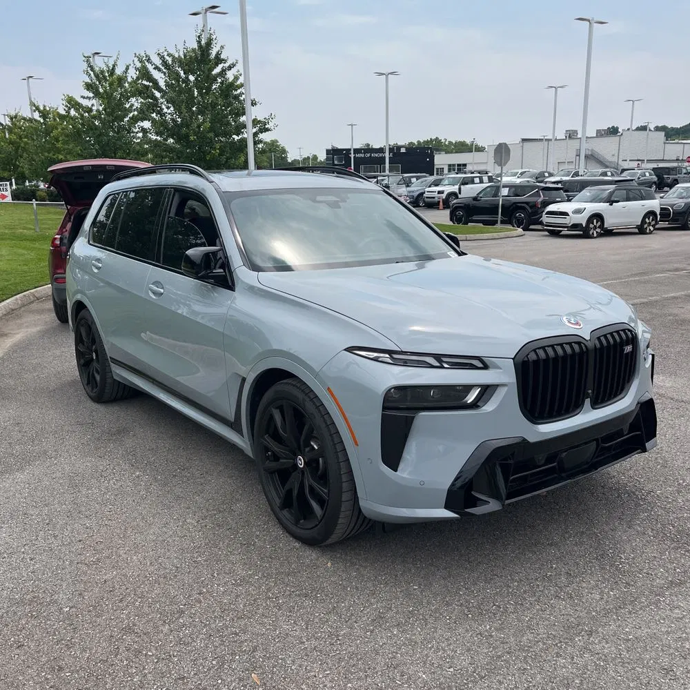 2023 BMW X7 M60i