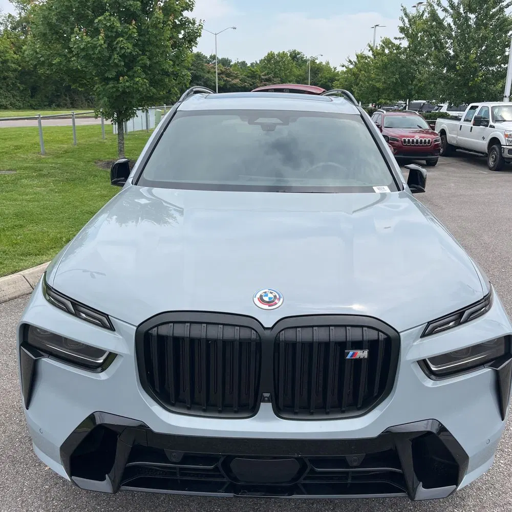 2023 BMW X7 M60i